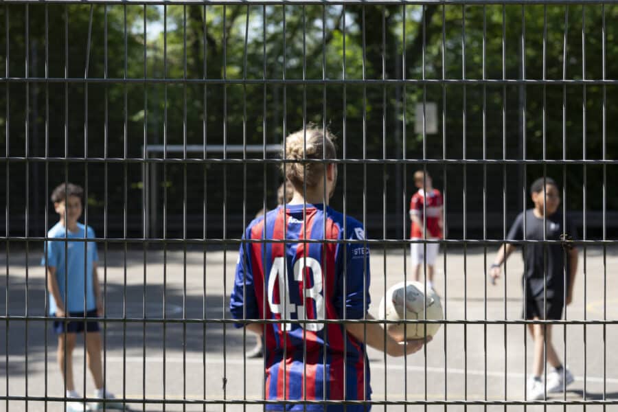 Buitenhofs voetbaltoernooi verbindt jongeren en studenten